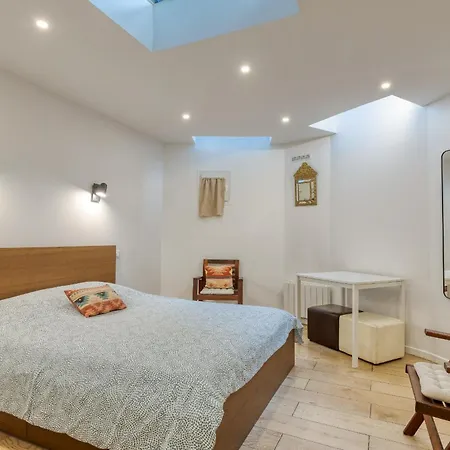 Aparthotel Les Vignes De Montmartre 3*